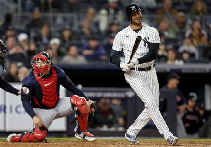 Aaron Hicks Age, Height, Weight