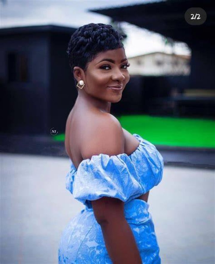 Ahoufe Patri Serves Fans With Hot Bikini Photos