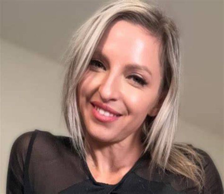 Alex Lora Bio, Age, Height, Career, Wife, Children, Net Worth
