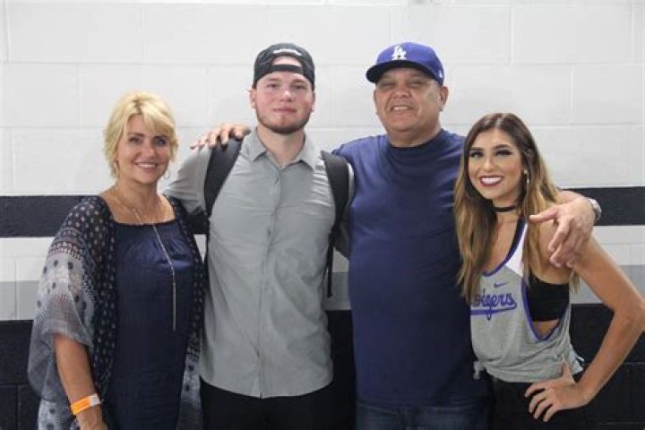 Alex Verdugo Bio, Age, Height, Career, Wife, Children, Net Worth