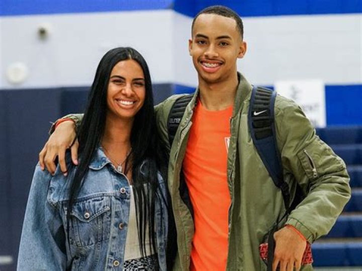 Amari Bailey Dad and Mom Age: Who Is Amari Bailey? Girlfriend Wikipedia