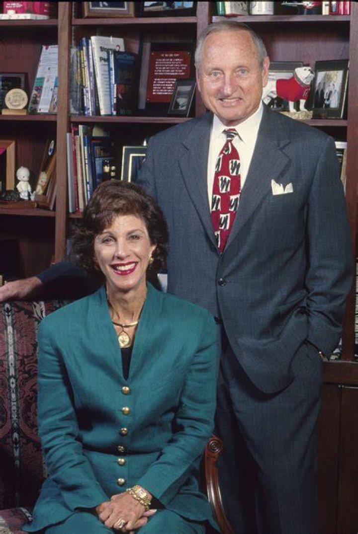 Barbara Meshad Dooley: Meet Vince Dooley's Wife