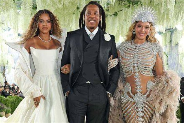 Beyoncé Arrives In Ghana With Jay-Z And Ivy Blue