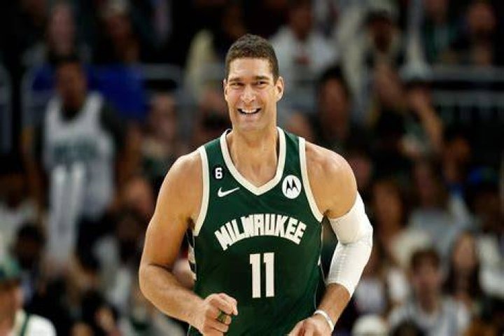 Brook Lopez Bio, Parents, Wife, Children, Siblings, Net Worth