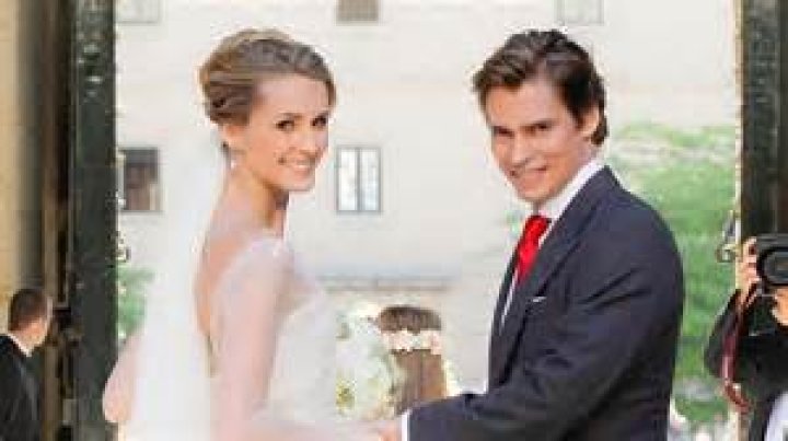 Carlos Baute Wife: Meet Astrid Klisans