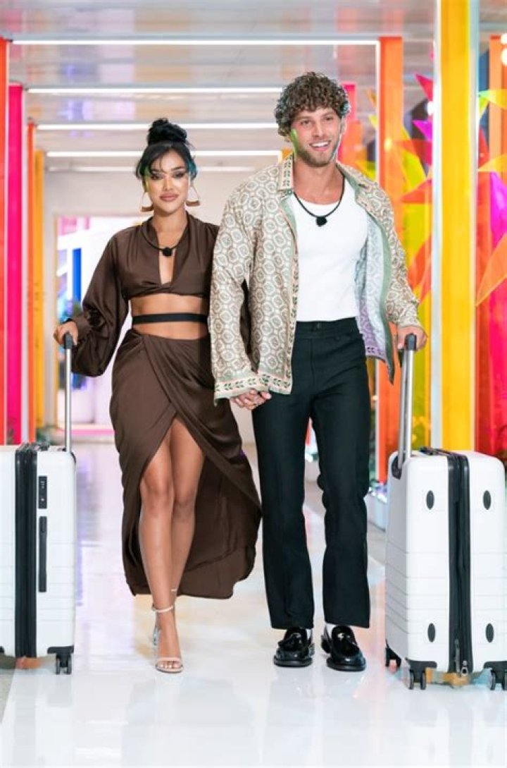 Cely Vazquez Love Island: Age, Biography, Height, Job, Birthday, Instagram