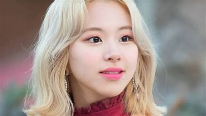 Chaeyoung Bio, Age, Parents, Boyfriend, Children, Net Worth