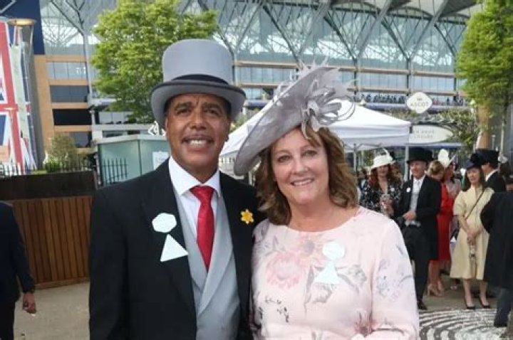 Chris Kamara Wife: Is Chris Kamara Married?