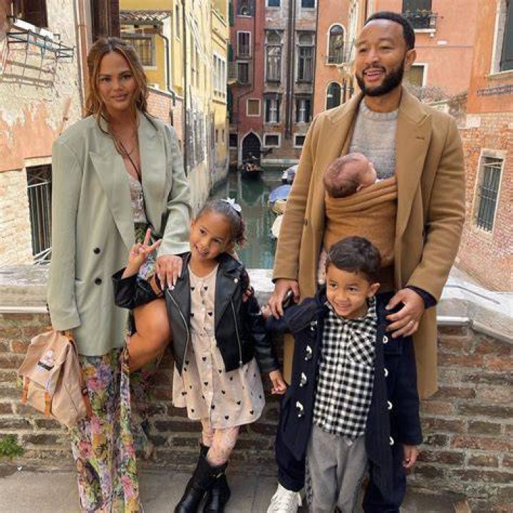 Chrissy Teigen Bio, Parents, Siblings, Husband, Children