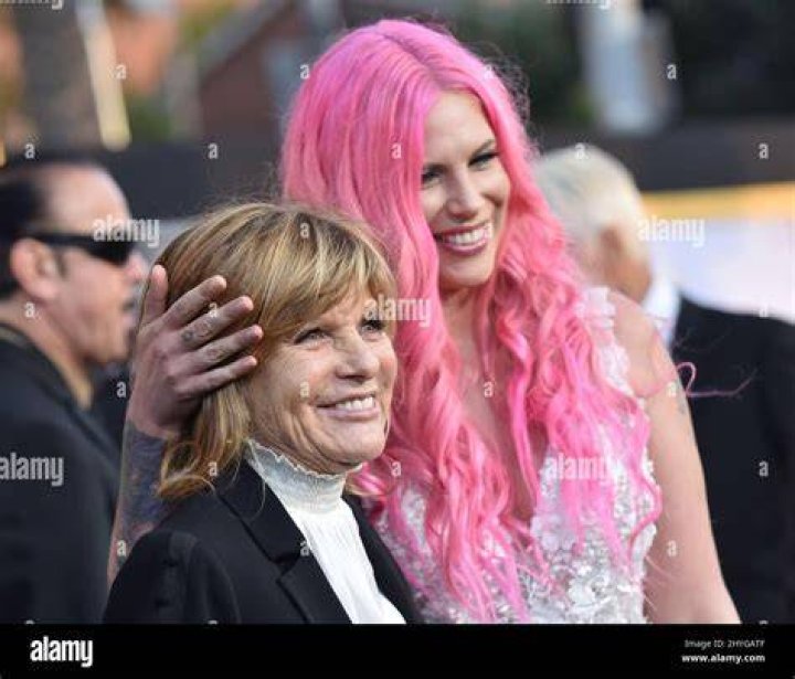 Cleo Rose Elliott Height; Bio, Net Worth, Relationship, Career