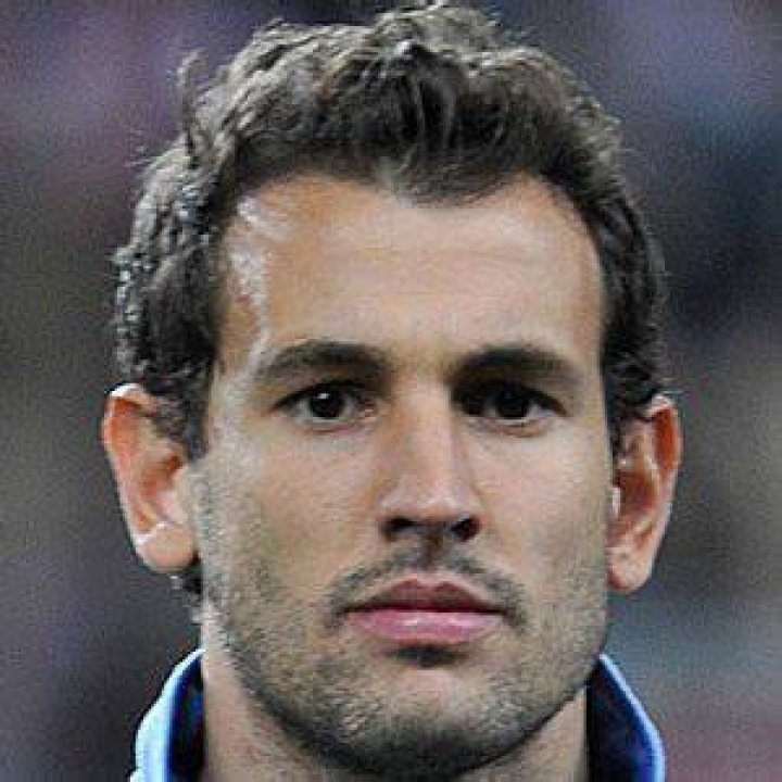 Cristhian Stuani Bio, Age, Height, Parents, Wife, Children, Net Worth