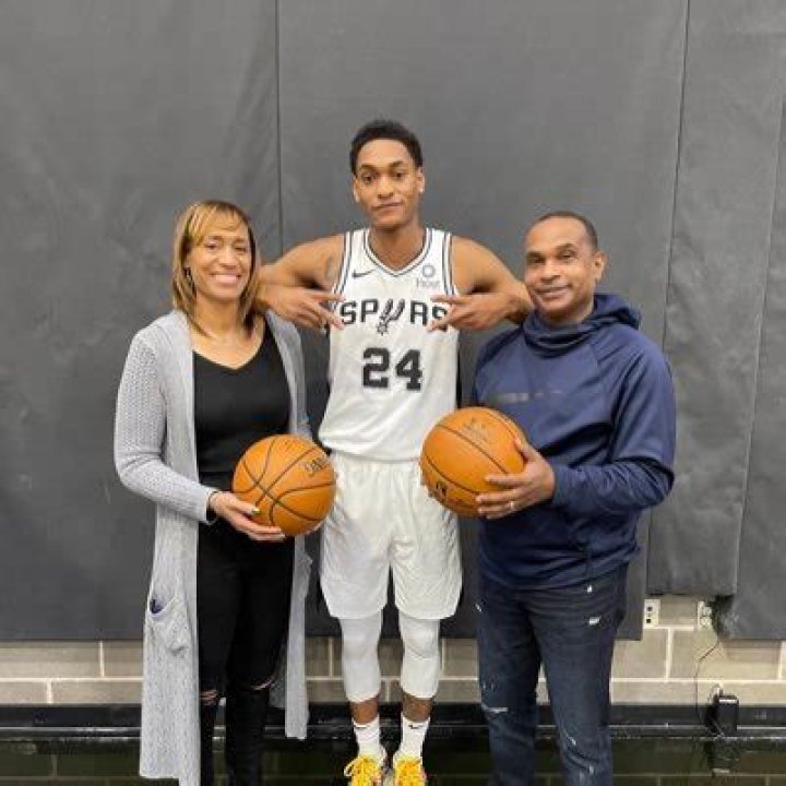 Devin Vassell Bio, Age, Height, Weight, Girlfriend, Parents, Children, Net Worth