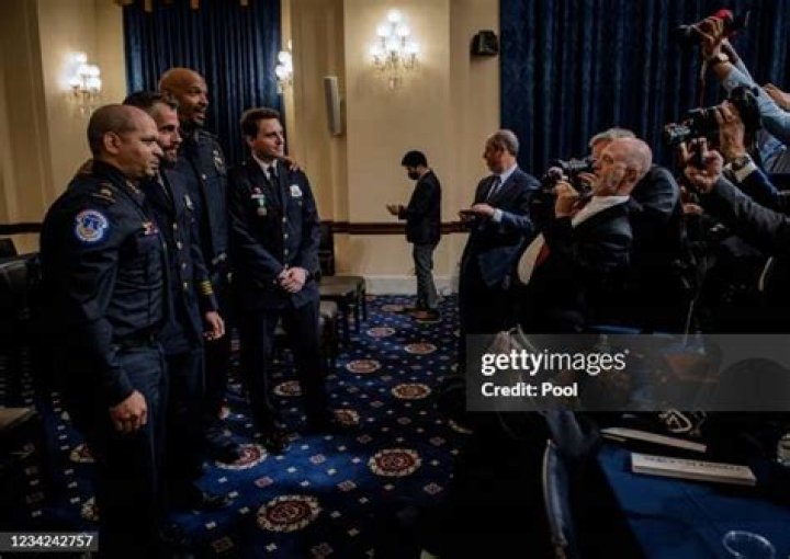 Does Harry Dunn (Police Officer) have Siblings?