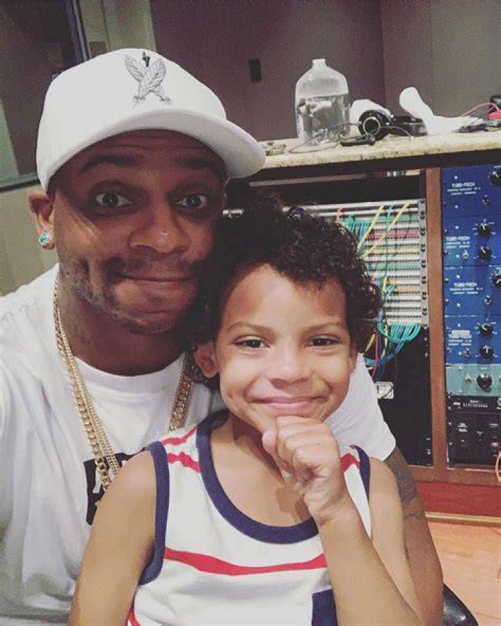 Does Jimmie Allen have siblings?
