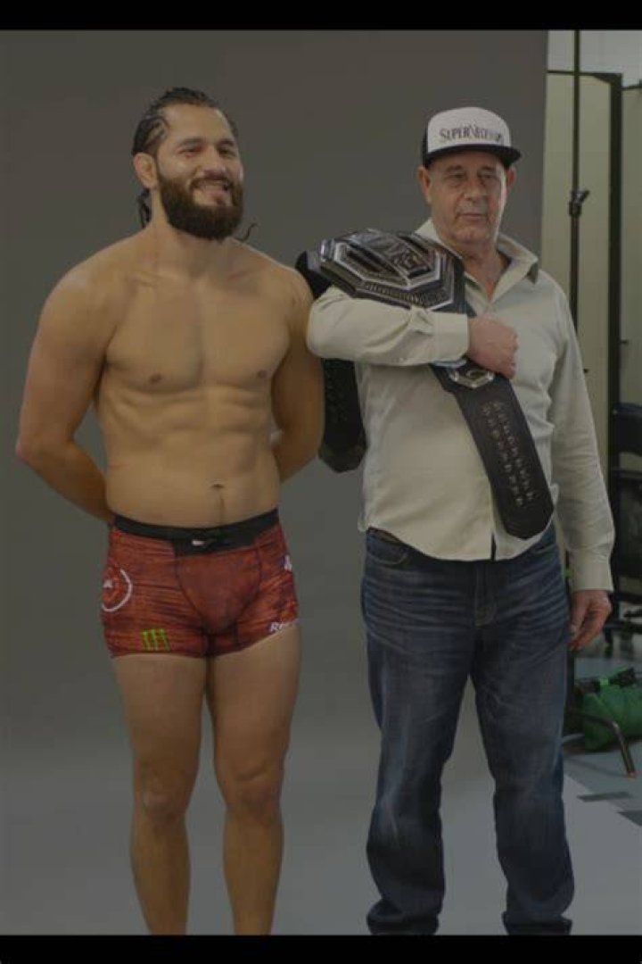 Does Jorge Masvidal have siblings?