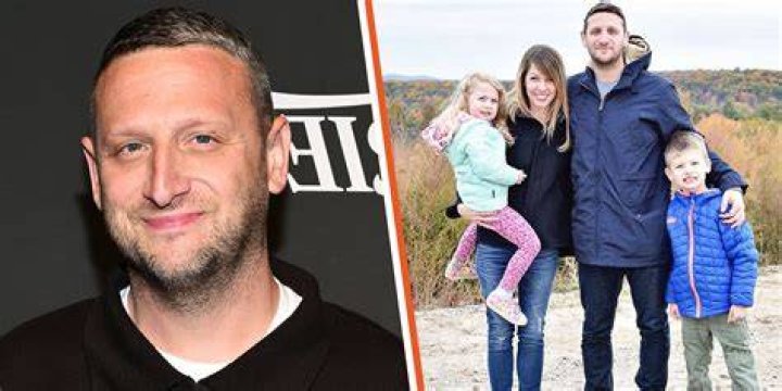 Does Tim Robinson have Siblings?