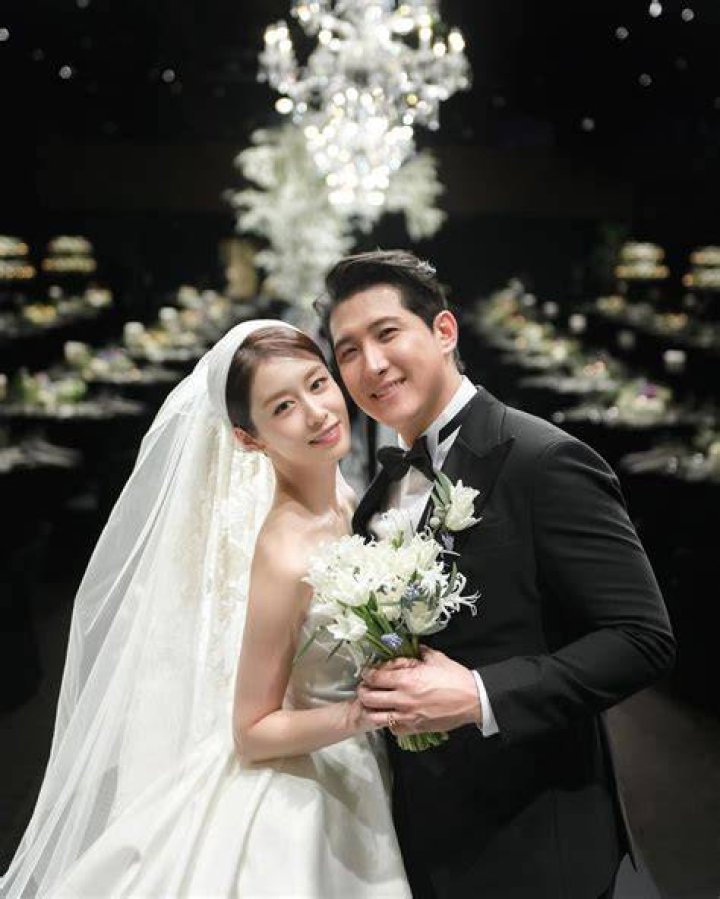 Dong-Ha Lee Wife: Who is Sojin?