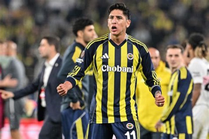 Edson Alvarez Social Media