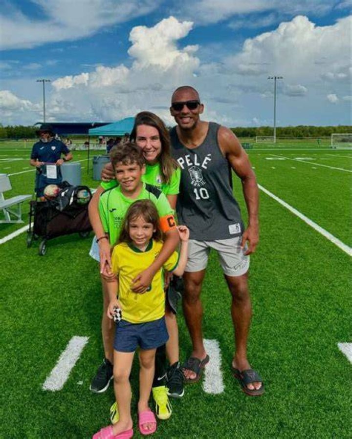 Edson Barboza Bio, Age, Parents, Wife, Children, Net Worth