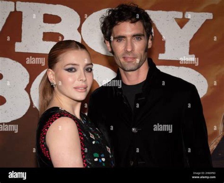 Elena Satine: Husband, net worth, tattoos, smoking & body measurements