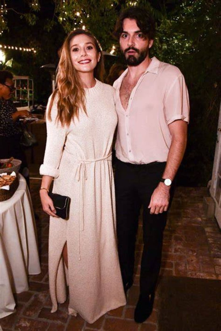 Elizabeth Olsen Husband: Meet Robbie Arnett
