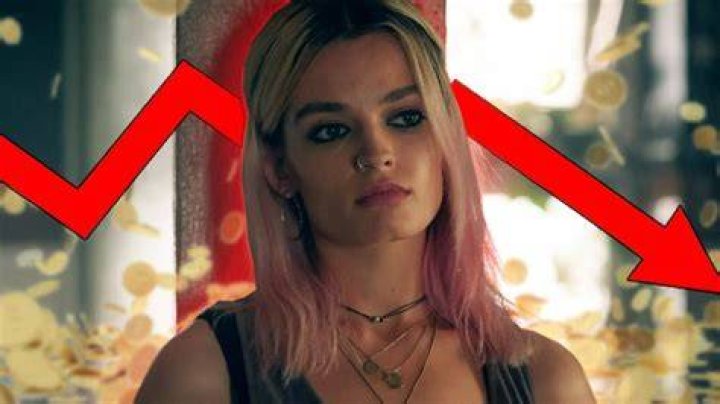 Emma Mackey Net Worth: How Much Is Emma Mackey Worth?