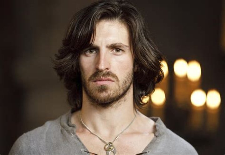 Eoin Macken (Merlin) Wiki Bio, wife, dating, girlfriend, height. Is he gay?