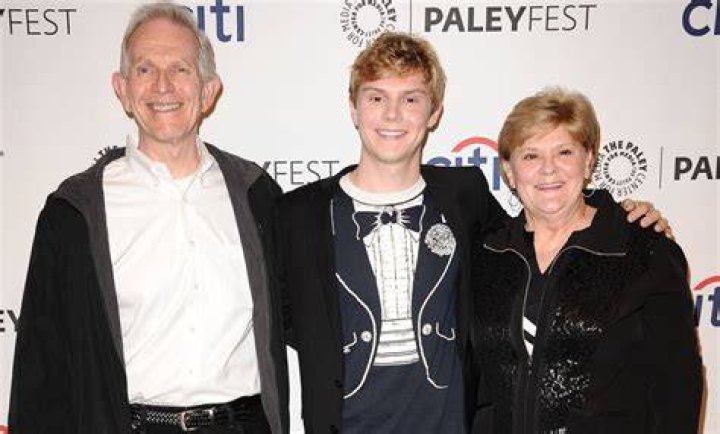 Evan Peters Bio, Parents, Wife, Children, Siblings