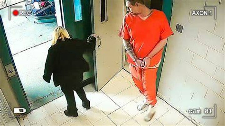 Female Prison Officer Captured Having Unprotected Intercourse With Male Inmate In Office