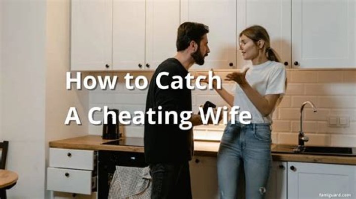Fight Break Out As Lady Catches Her Cheating Boyfriend Red-Handed ‘Eating’ Another Lady In His Room (VIDEO)