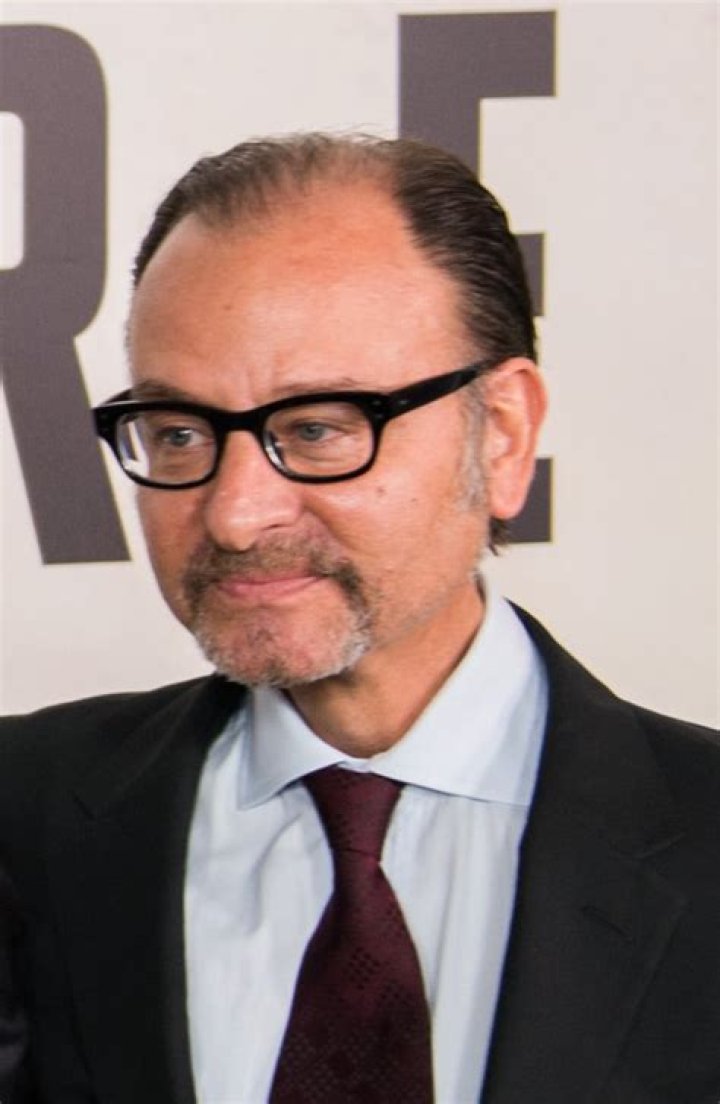 Fisher Stevens Bio, Age, Career, Net Worth, Family & More