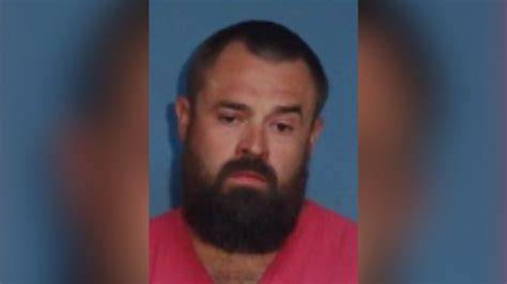 Gay Man Beaten Mercilessly After He Was BUSTED Sucking Man’s D!ck- Photos