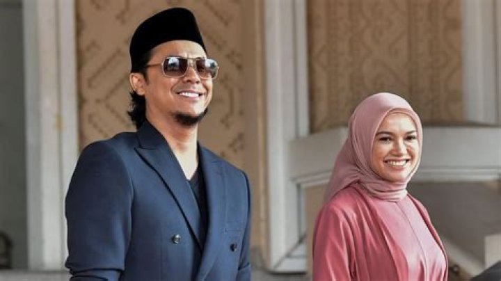 Get To Know Syamsul Yusof: Biography, Age, Career, Net Worth, Height, Relationship & More