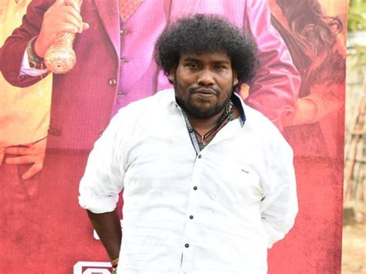 Get To Know Yogi Babu: Biography, Age, Career, Net Worth, Height, Relationship & More