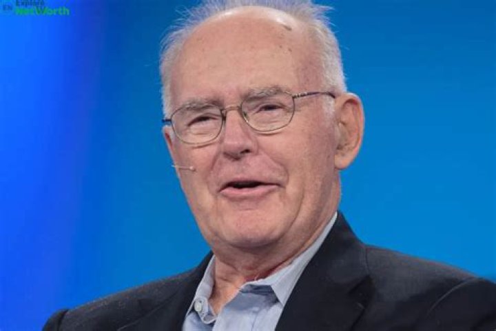 Gordon Moore Net Worth: How rich is Gordon Moore?