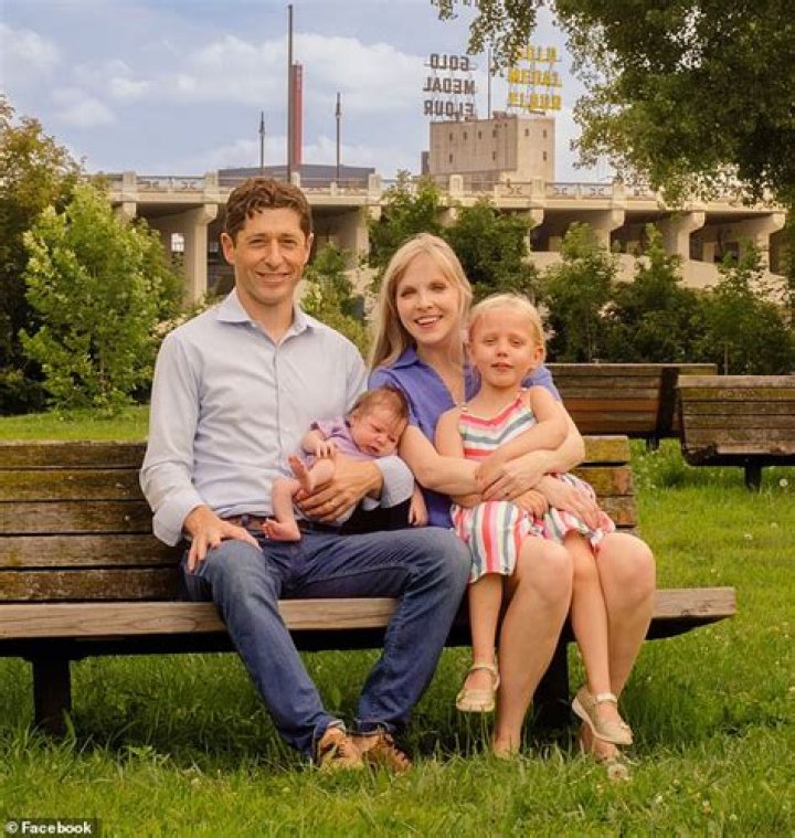 Greg Kelly Bio, Age, Family, Wife, Kids, News Max, Salary, Net Worth