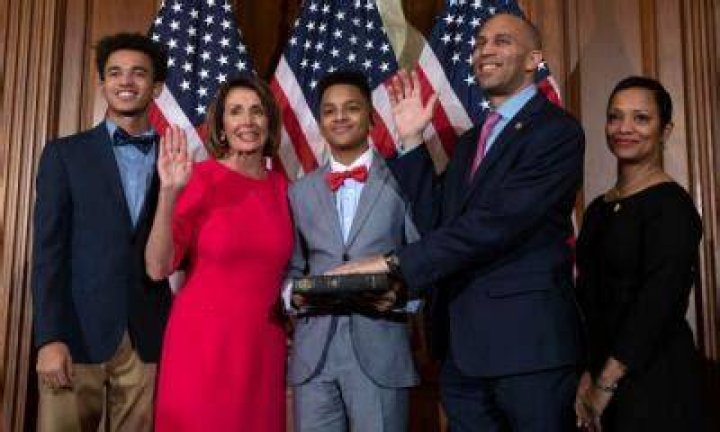 Hakeem Jeffries Parents: Meet Marland Jeffries And Laneda Jeffries