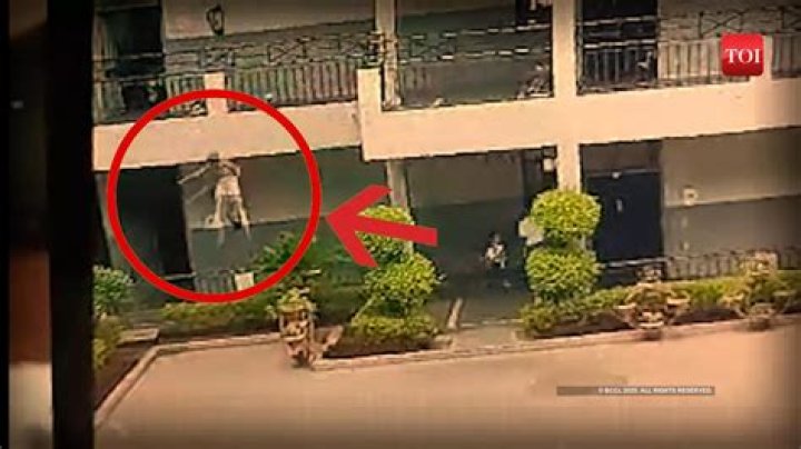 Heartbreaking Moment 7 Students Fell From 4th Floor Of Their School Building After Balcony Rails Broke [VIDEO]