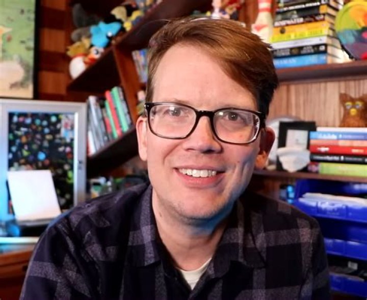How much is Hank Green’s net worth today