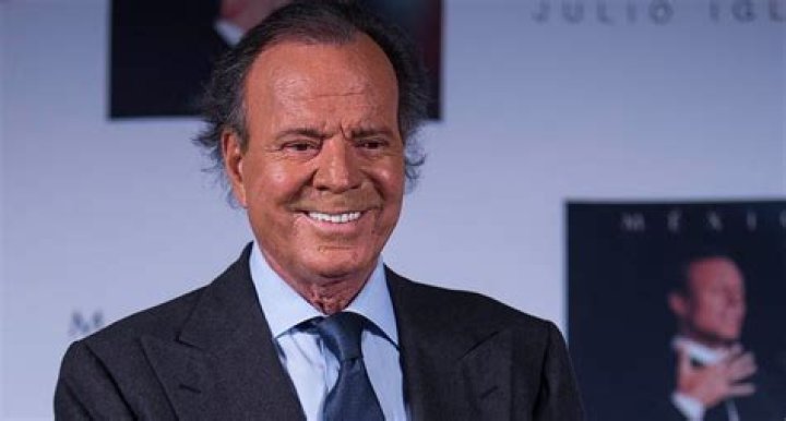How much is Julio Iglesias’s net worth today