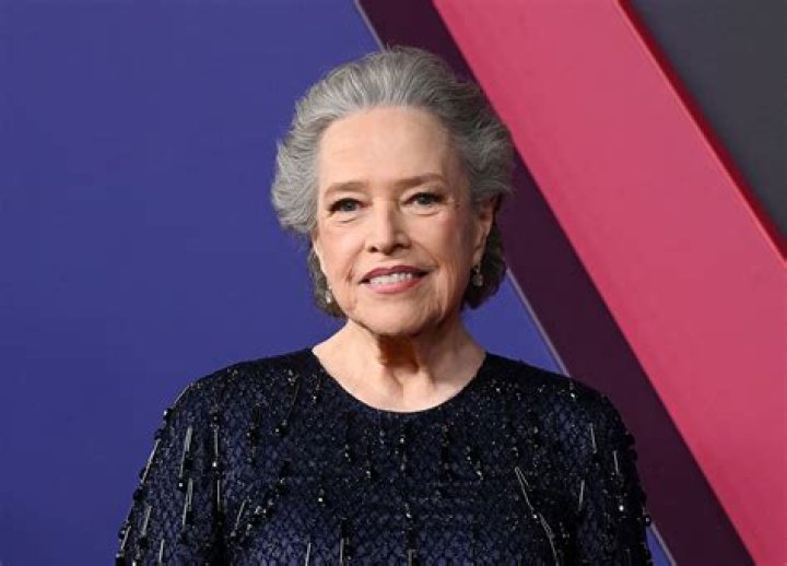 How Old Is Actress Florence Longpré Age? Meet La Confrérie Franie And Explore Her Wikipedia Details
