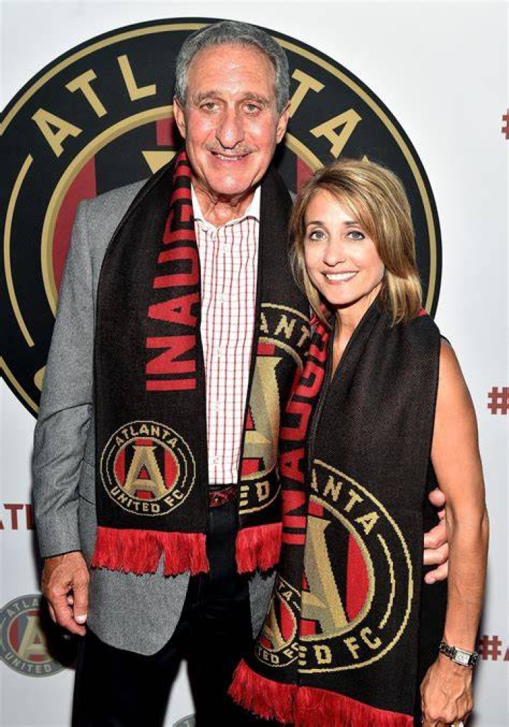 How old is Arthur Blank’s wife Angela Macuga Today