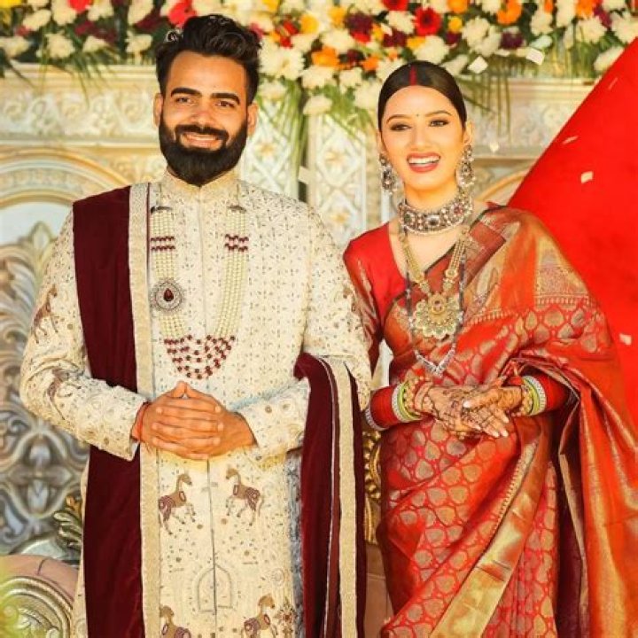 How Old Is Neetu Garcha? Age And Husband Revealed
