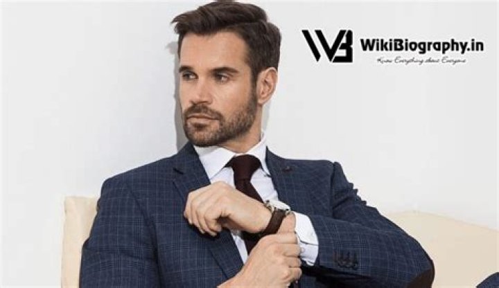 How old is Stephen Huszar Today: Biography,Net Worth & more
