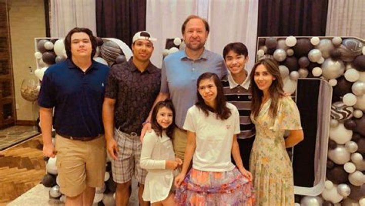 How Old Tall Is Zach Charbonnet? Age Height & Parents