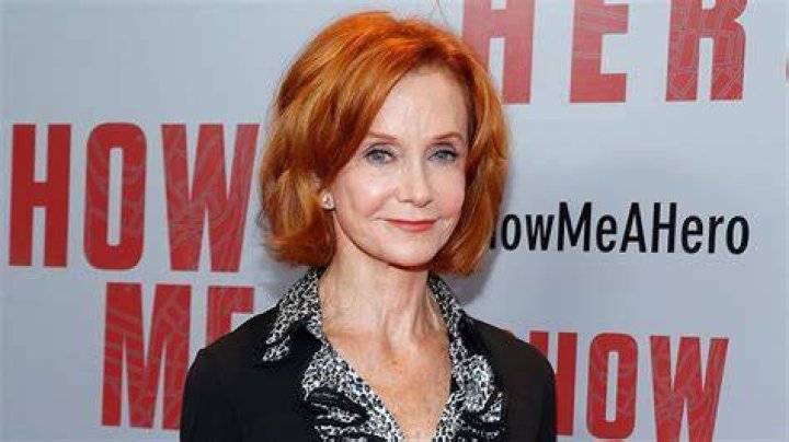 How Rich Is American actress Swoosie Kurtz Today
