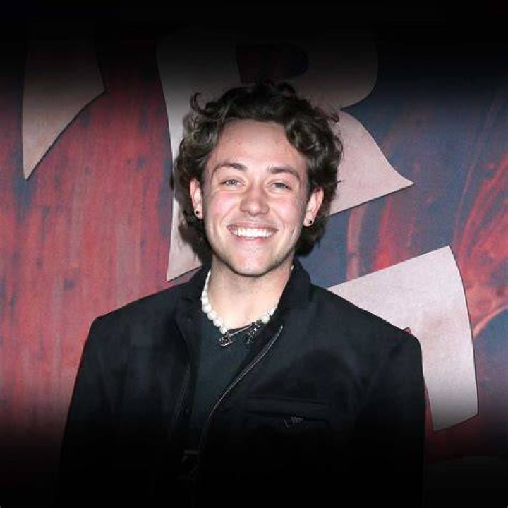 How rich is Ethan Cutkosky: What is His Net Worth