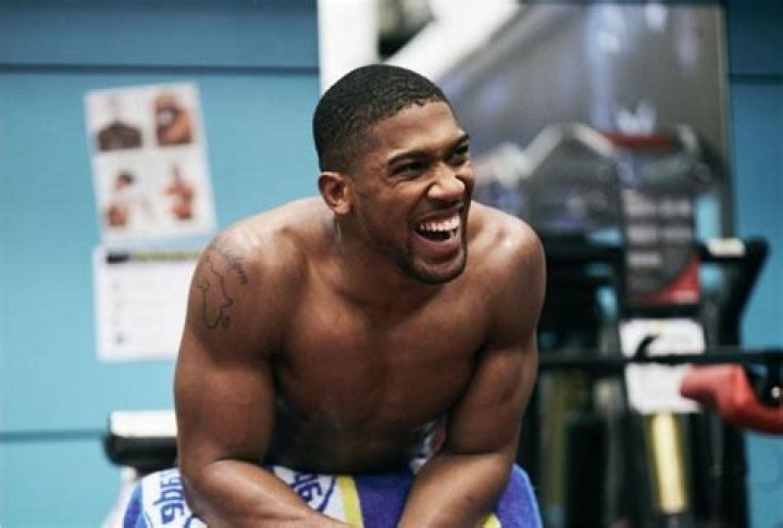 “If Your Boyfriend Gets A Hair Cut And Car Cleaned On The Same Day, He Is About To Cheat” – Anthony Joshua