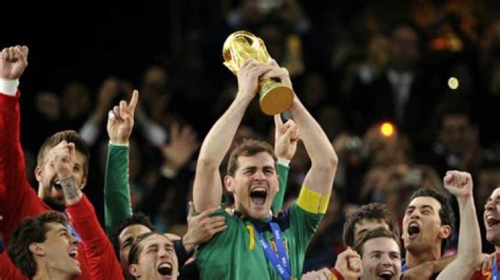 Iker Casillas Finally Retires From Football; Announces His Intention To Run For Spanish FA President