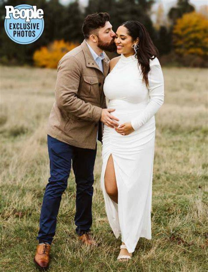 Is Bliss Poureetezadi Pregnant 2023: Who is Bliss Poureetezadi?